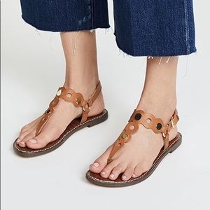 Sam Edelman tan hilly flat thong sandals size 7.5